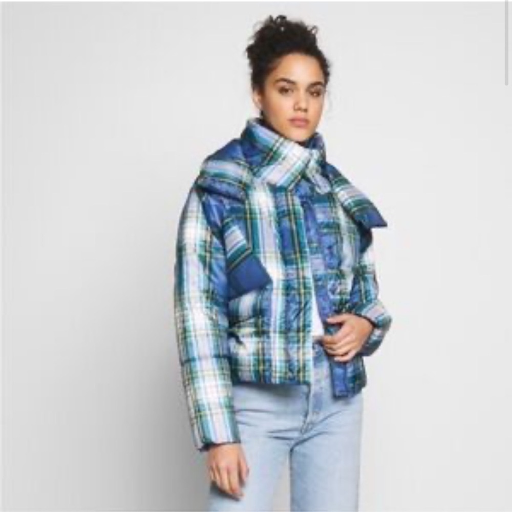 American Eagle AE 80's Puffer coat in plaid large